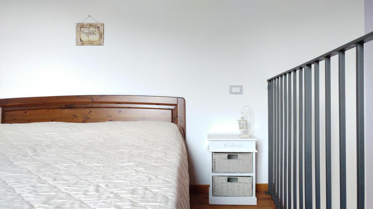 La Casa Delle Fate Villa Cremia ภายนอก รูปภาพ